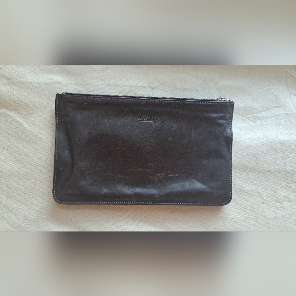 M0851 Brown leather  pouch